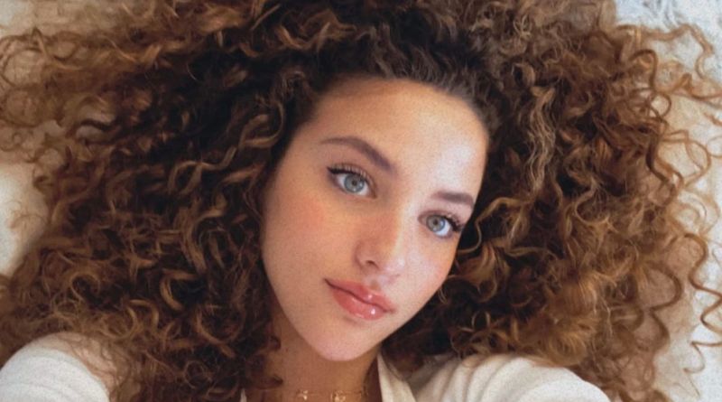 Sofie Dossi's Net Worth